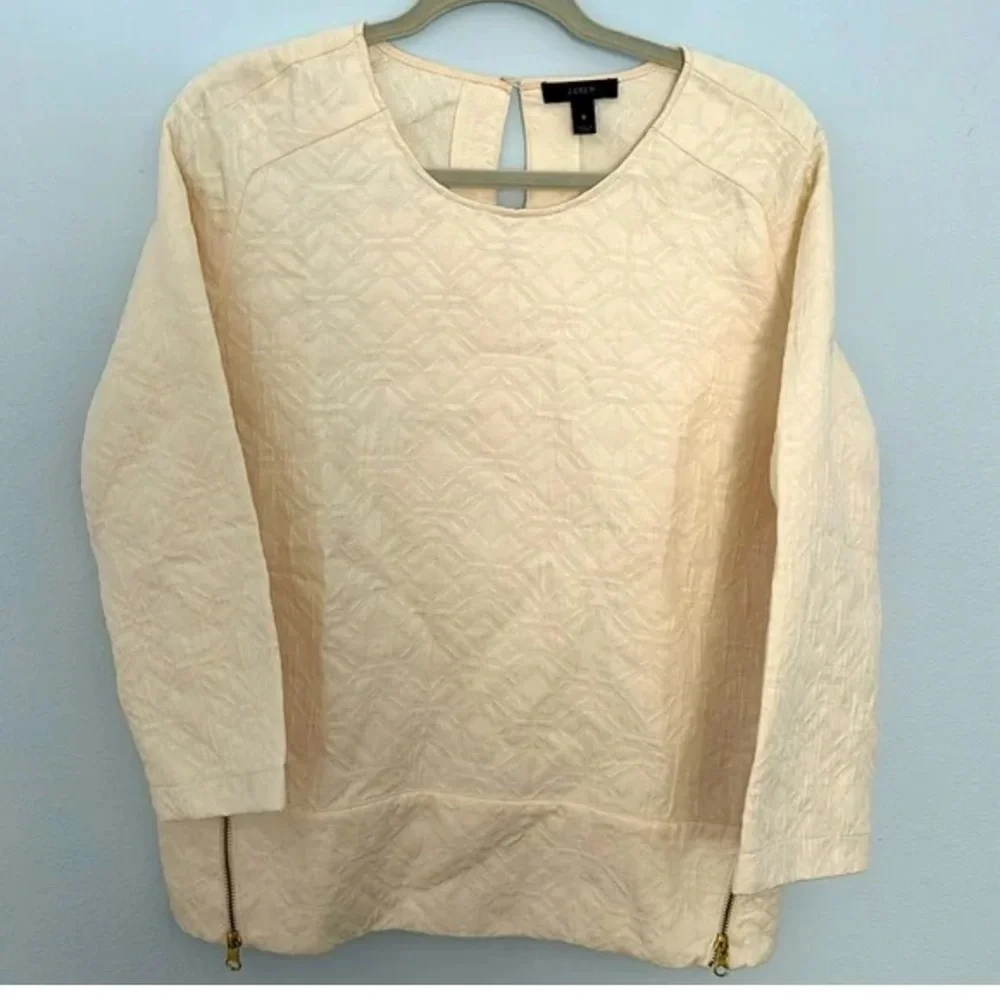 Jcrew Size 4 Ivory/‎ Cream crew neck , featuring 2 Gold Zippers on sides